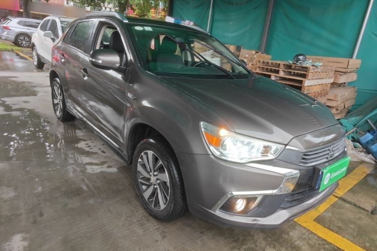 Used Mitsubishi ASX 2018 2.0L CVT Two-Wheel Drive Deluxe Edition Front Right 45 Deg