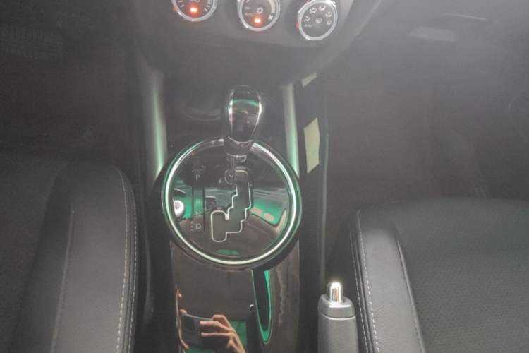 Used Mitsubishi ASX 2018 2.0L CVT Two-Wheel Drive Deluxe Edition Gear Lever