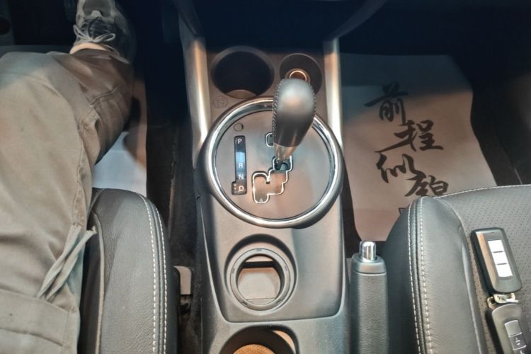 Used Mitsubishi ASX 2018 2.0L CVT Two-Wheel Drive Deluxe Edition Gear Lever