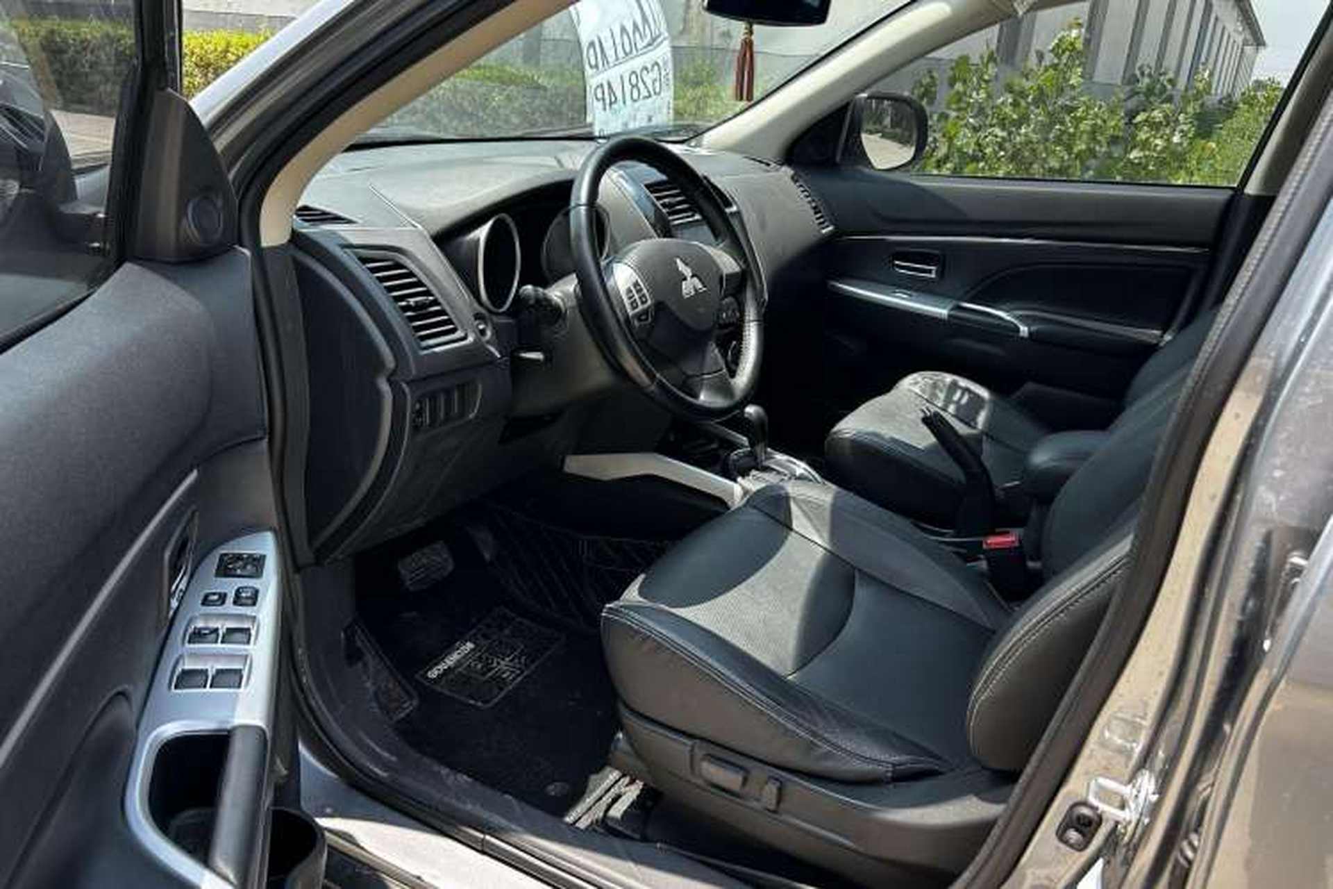 Used Mitsubishi ASX 2018 2.0L CVT Two-Wheel Drive Deluxe Edition Interior 2
