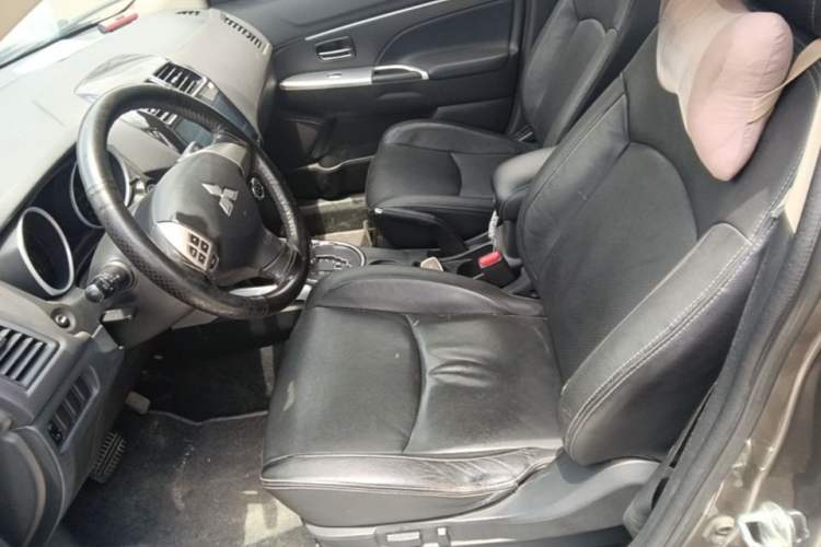 Used Mitsubishi ASX 2018 2.0L CVT Two-Wheel Drive Deluxe Edition Left Front Seat