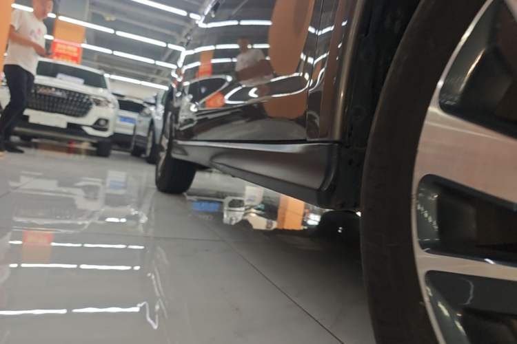 Used Mitsubishi ASX 2018 2.0L CVT Two-Wheel Drive Deluxe Edition Right Side Sill