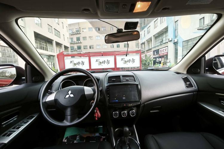 Used Mitsubishi ASX 2018 2.0L CVT Two-Wheel Drive Elite Edition Audio And AC Panel