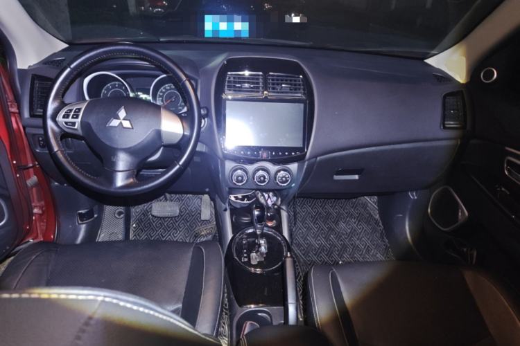 Used Mitsubishi ASX 2018 2.0L CVT Two-Wheel Drive Deluxe Edition Center Console