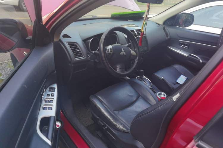 Used Mitsubishi ASX 2018 2.0L CVT Two-Wheel Drive Deluxe Edition Driver Seat