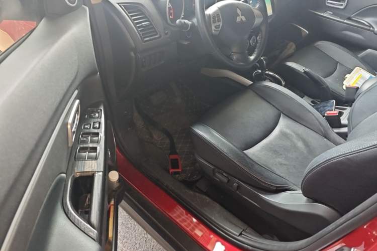 Used Mitsubishi ASX 2018 2.0L CVT Two-Wheel Drive Deluxe Edition Driver Seat