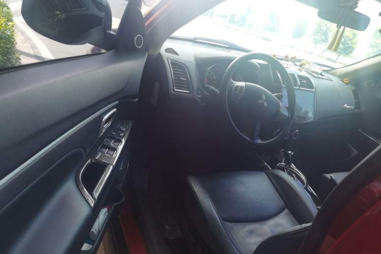 Used Mitsubishi ASX 2018 2.0L CVT Two-Wheel Drive Deluxe Edition Driver Seat