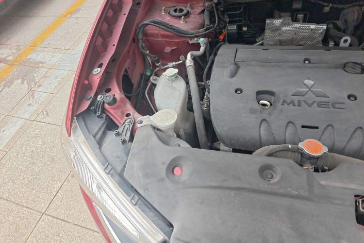 Used Mitsubishi ASX 2018 2.0L CVT Two-Wheel Drive Deluxe Edition Engine Bay Right