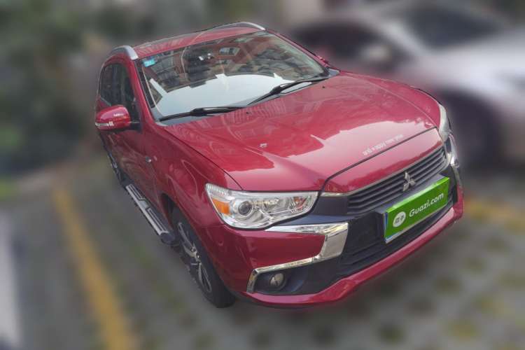 Used Mitsubishi ASX 2018 2.0L CVT Two-Wheel Drive Deluxe Edition Front Right 45 Deg