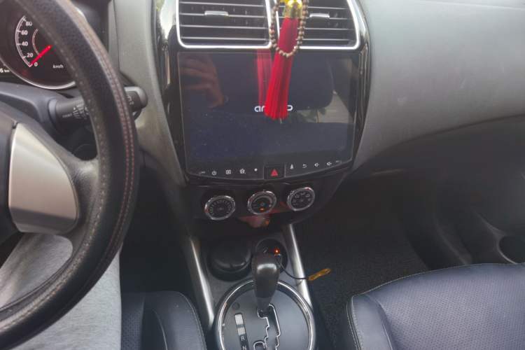 Used Mitsubishi ASX 2018 2.0L CVT Two-Wheel Drive Deluxe Edition Gear Lever