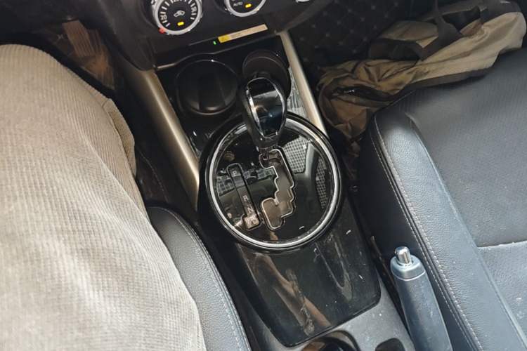 Used Mitsubishi ASX 2018 2.0L CVT Two-Wheel Drive Deluxe Edition Gear Lever