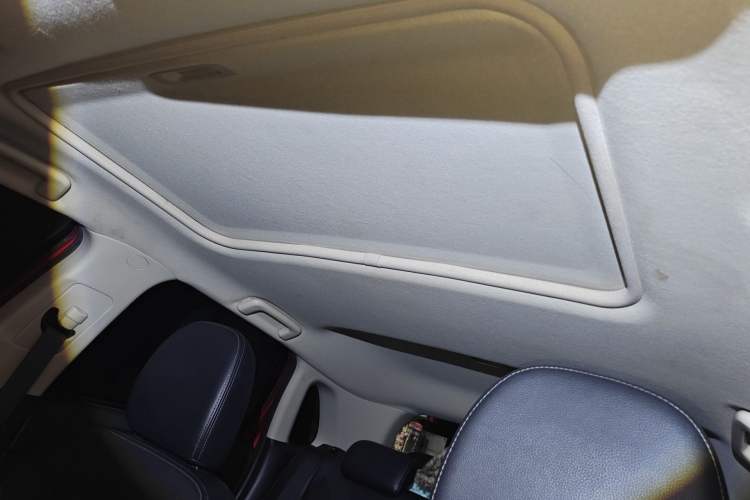 Used Mitsubishi ASX 2018 2.0L CVT Two-Wheel Drive Deluxe Edition Headliner