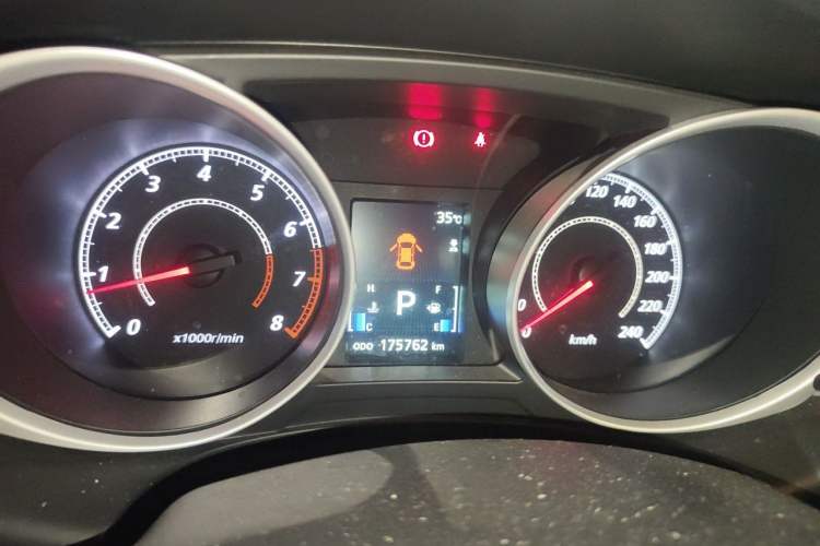 Used Mitsubishi ASX 2018 2.0L CVT Two-Wheel Drive Deluxe Edition Instrument Cluster
