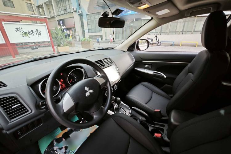 Used Mitsubishi ASX 2018 2.0L CVT Two-Wheel Drive Elite Edition Interior 1