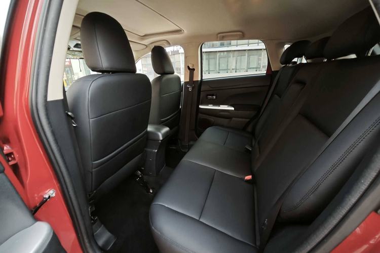 Used Mitsubishi ASX 2018 2.0L CVT Two-Wheel Drive Elite Edition Interior 4