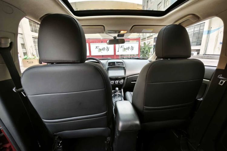 Used Mitsubishi ASX 2018 2.0L CVT Two-Wheel Drive Elite Edition Interior 5