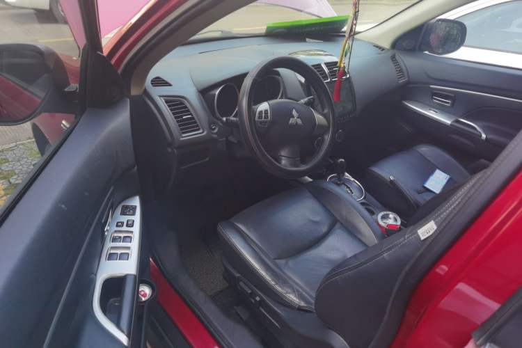 Used Mitsubishi ASX 2018 2.0L CVT Two-Wheel Drive Deluxe Edition Left Front Seat