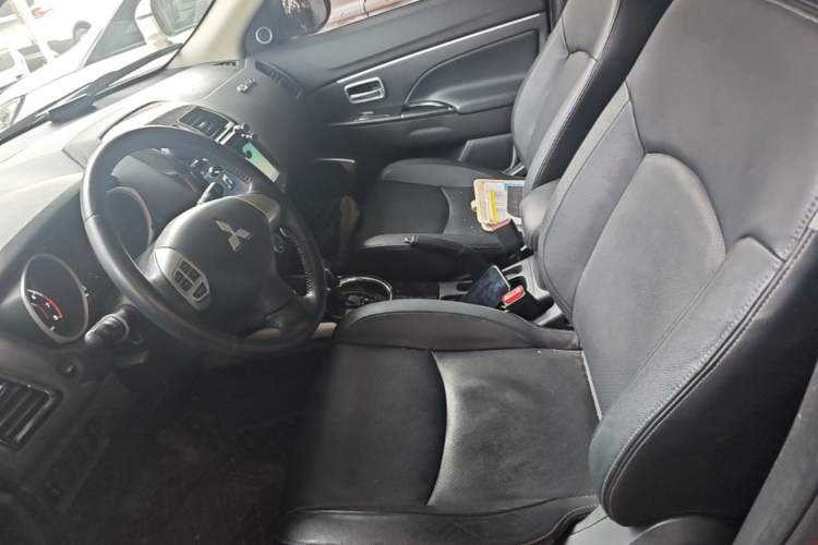 Used Mitsubishi ASX 2018 2.0L CVT Two-Wheel Drive Deluxe Edition Left Front Seat