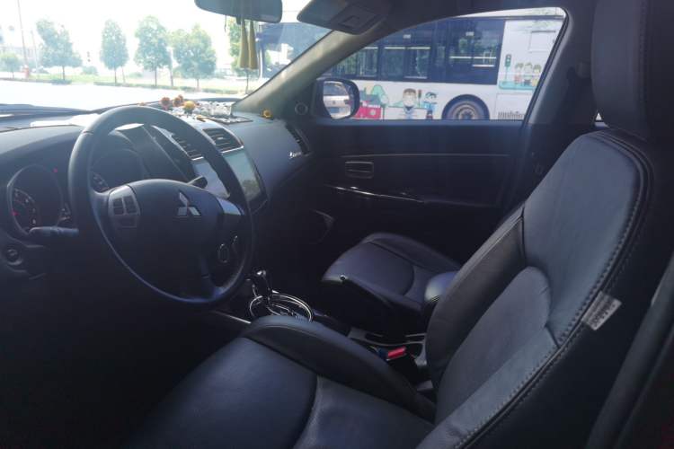 Used Mitsubishi ASX 2018 2.0L CVT Two-Wheel Drive Deluxe Edition Left Front Seat