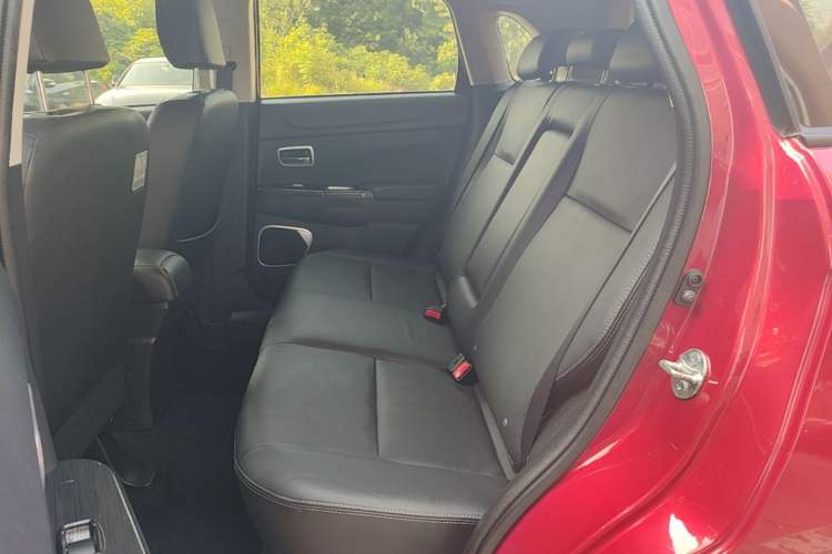 Used Mitsubishi ASX 2018 2.0L CVT Two-Wheel Drive Deluxe Edition Left Rear Seat
