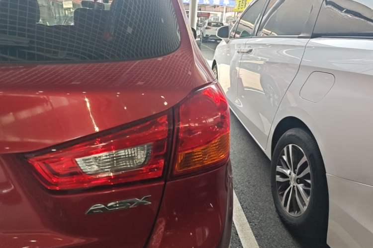 Used Mitsubishi ASX 2018 2.0L CVT Two-Wheel Drive Deluxe Edition Right Rear Taillight