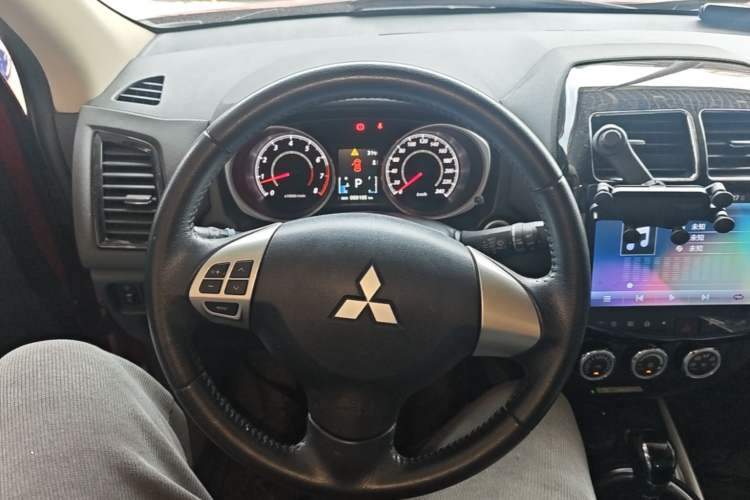 Used Mitsubishi ASX 2018 2.0L CVT Two-Wheel Drive Deluxe Edition Steering Wheel