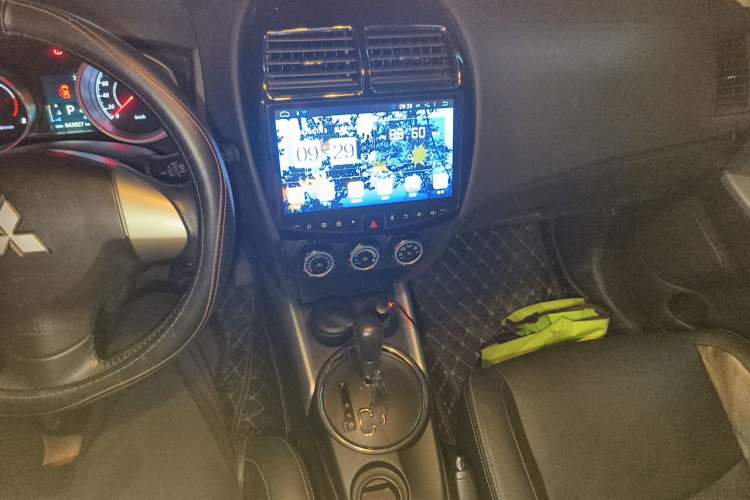Used Mitsubishi ASX 2018 2.0L CVT Two-Wheel Drive Deluxe Edition Audio And AC Panel