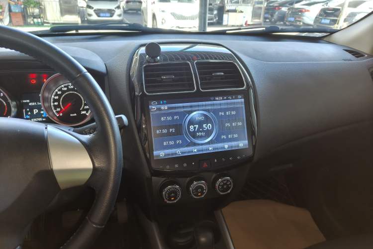 Used Mitsubishi ASX 2018 2.0L CVT Two-Wheel Drive Deluxe Edition Audio And AC Panel