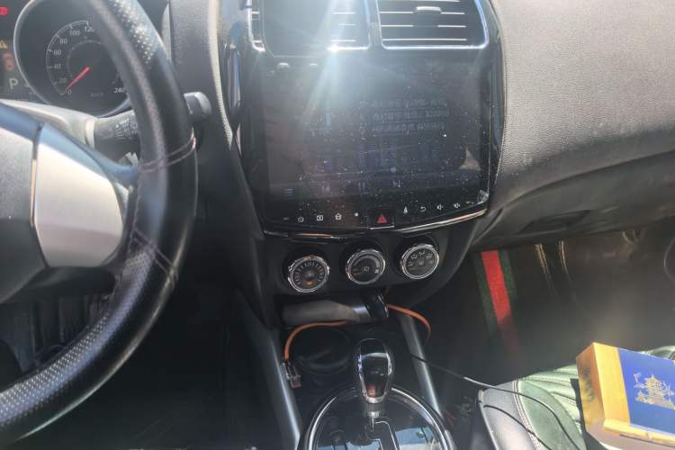 Used Mitsubishi ASX 2018 2.0L CVT Two-Wheel Drive Elite Edition Audio And AC Panel