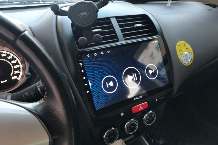 Used Mitsubishi ASX 2018 2.0L CVT Two-Wheel Drive Smart Orange Edition Audio And AC Panel