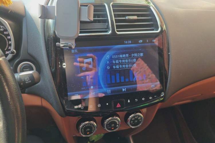 Used Mitsubishi ASX 2018 2.0L CVT Two-Wheel Drive Deluxe Edition Audio And AC Panel