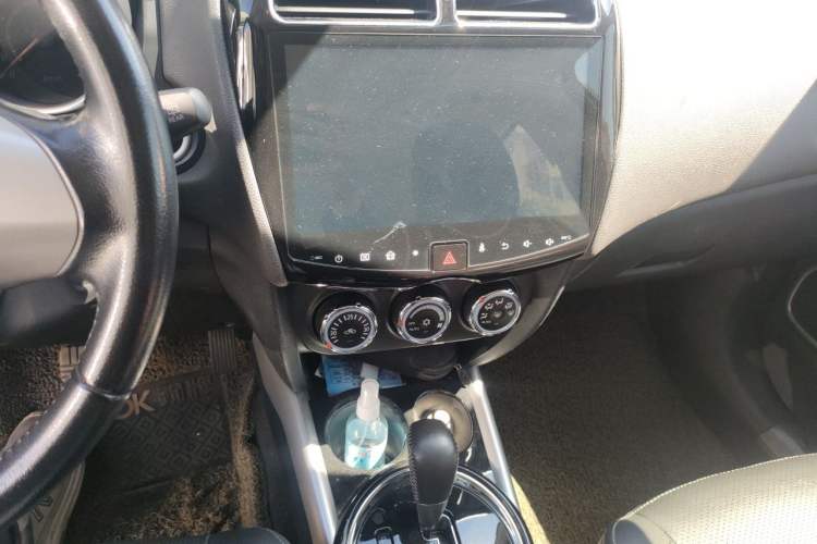 Used Mitsubishi ASX 2018 2.0L CVT Two-Wheel Drive Deluxe Edition Audio And AC Panel