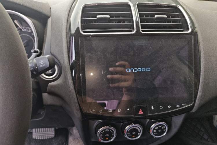 Used Mitsubishi ASX 2018 2.0L CVT Two-Wheel Drive Deluxe Edition Audio And AC Panel