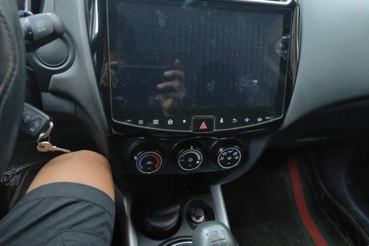 Used Mitsubishi ASX 2018 1.6L Manual Two-Wheel Drive Fashion Edition Audio And AC Panel