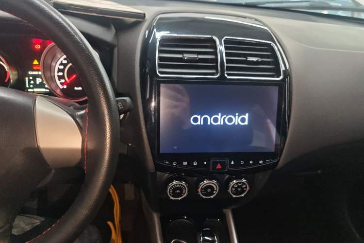 Used Mitsubishi ASX 2018 2.0L CVT Two-Wheel Drive Deluxe Edition Audio And AC Panel