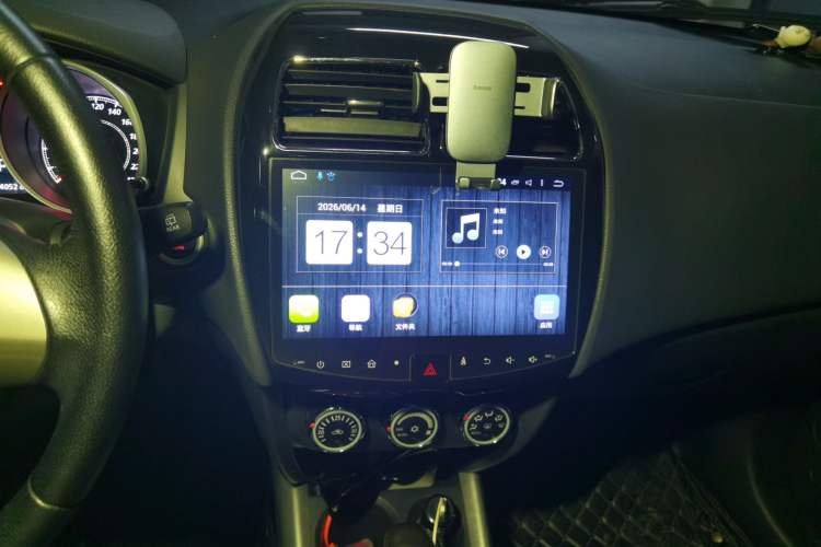 Used Mitsubishi ASX 2018 2.0L CVT Two-Wheel Drive Deluxe Edition Audio And AC Panel