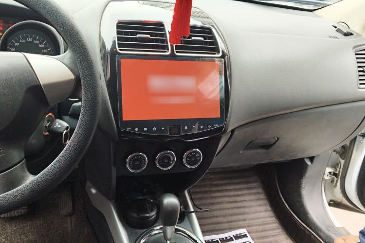 Used Mitsubishi ASX 2018 2.0L CVT Two-Wheel Drive Elite Edition Audio And AC Panel