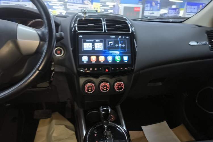 Used Mitsubishi ASX 2018 2.0L CVT Two-Wheel Drive Deluxe Edition Audio And AC Panel