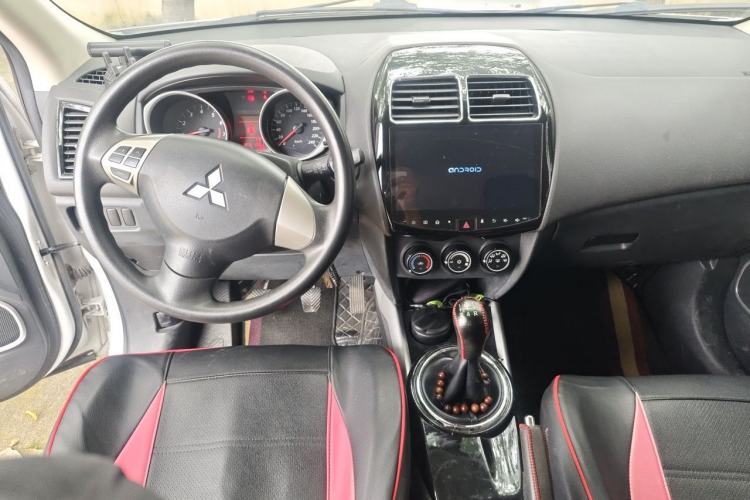 Used Mitsubishi ASX 2018 1.6L Manual Two-Wheel Drive Fashion Edition Center Console