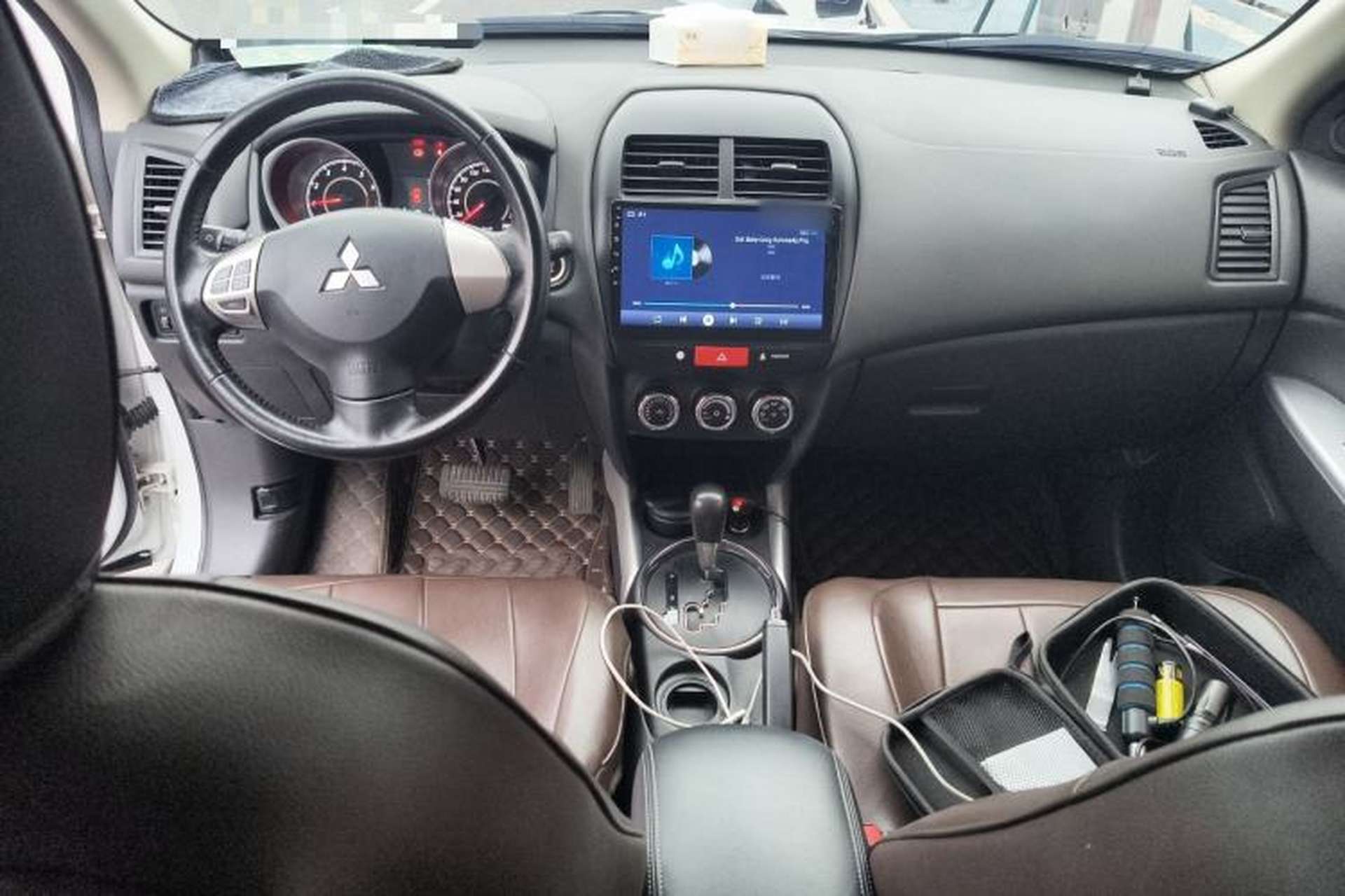 Used Mitsubishi ASX 2018 2.0L CVT Two-Wheel Drive Deluxe Edition Center Console