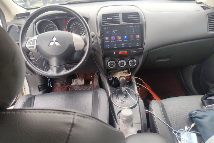 Used Mitsubishi ASX 2018 2.0L CVT Two-Wheel Drive Deluxe Edition Center Console