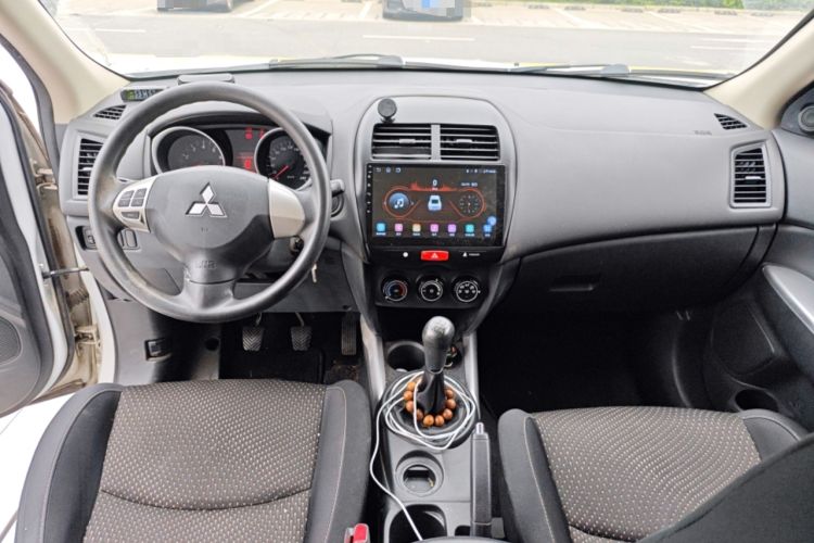 Used Mitsubishi ASX 2018 1.6L Manual Two-Wheel Drive Fashion Edition Center Console