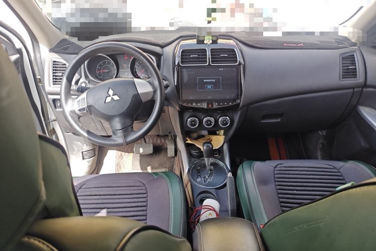 Used Mitsubishi ASX 2018 2.0L CVT Two-Wheel Drive Deluxe Edition Center Console
