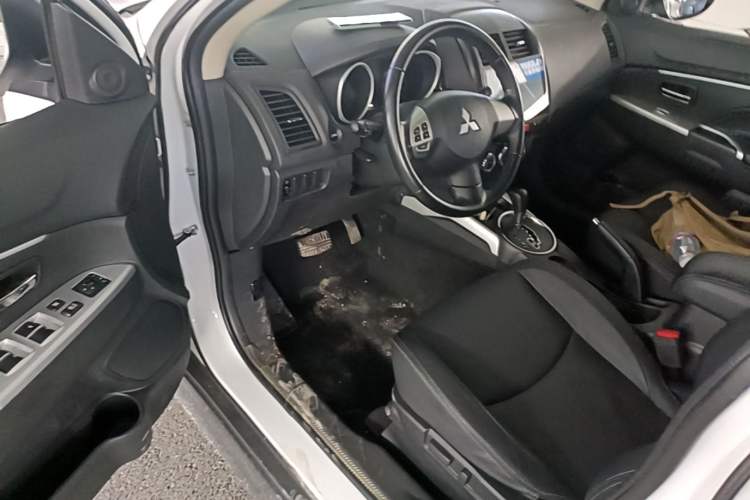 Used Mitsubishi ASX 2018 2.0L CVT Two-Wheel Drive Deluxe Edition Driver Seat