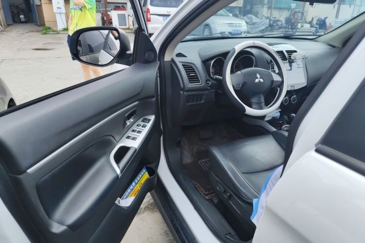 Used Mitsubishi ASX 2018 2.0L CVT Two-Wheel Drive Deluxe Edition Driver Seat