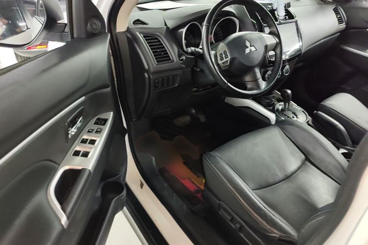 Used Mitsubishi ASX 2018 2.0L CVT Two-Wheel Drive Deluxe Edition Driver Seat