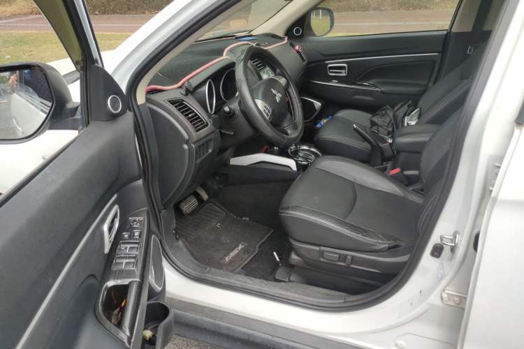 Used Mitsubishi ASX 2018 2.0L CVT Two-Wheel Drive Deluxe Edition Driver Seat