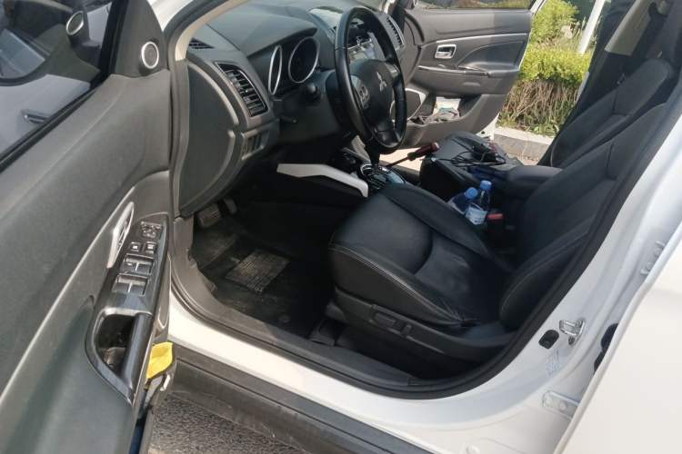 Used Mitsubishi ASX 2018 2.0L CVT Two-Wheel Drive Deluxe Edition Driver Seat