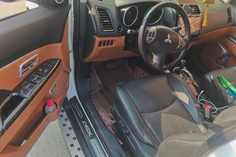 Used Mitsubishi ASX 2018 2.0L CVT Two-Wheel Drive Deluxe Edition Driver Seat