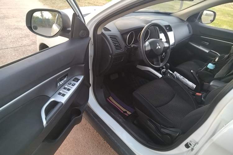 Used Mitsubishi ASX 2018 2.0L CVT Two-Wheel Drive Elite Edition Driver Seat